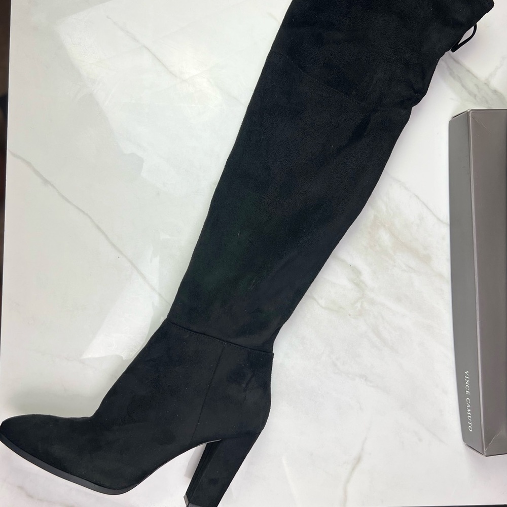Vince Camuto Black Stretch Microsuede 9M
